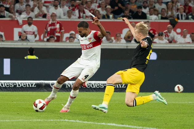 Torschuss Josha Vagnoman (VfB Stuttgart, 04), GER, VfB Stuttgart vs. Borussia Dortmund, Fussball, 1. Bundesliga, 4. Spieltag, Spielzeit 2026 2027, 19.09.2026, DFL REGULATIONS PROHIBIT ANY USE OF PHOTOGRAPHS AS IMAGE SEQUENCES AND OR QUASI-VIDEO, GER, VfB Stuttgart vs. Borussia Dortmund, Fussball, 1. Bundesliga, 4. Spieltag, Spielzeit 2026 2027, 19.09.2026, Stuttgart Copyright: xEibner-Pressefoto EdwardxCheungx EP_ECG