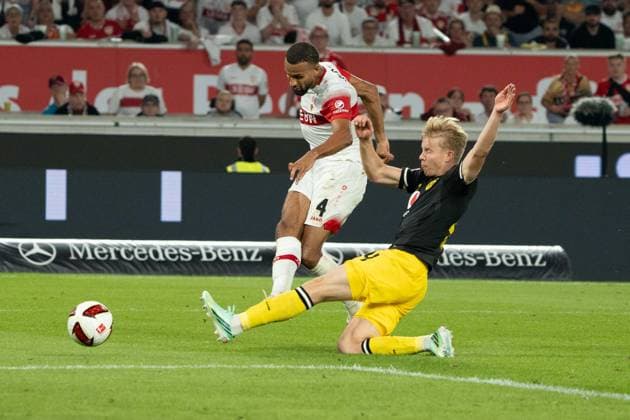 Torschuss Josha Vagnoman (VfB Stuttgart, 04), GER, VfB Stuttgart vs. Borussia Dortmund, Fussball, 1. Bundesliga, 4. Spieltag, Spielzeit 2026 2027, 19.09.2026, DFL REGULATIONS PROHIBIT ANY USE OF PHOTOGRAPHS AS IMAGE SEQUENCES AND OR QUASI-VIDEO, GER, VfB Stuttgart vs. Borussia Dortmund, Fussball, 1. Bundesliga, 4. Spieltag, Spielzeit 2026 2027, 19.09.2026, Stuttgart Copyright: xEibner-Pressefoto EdwardxCheungx EP_ECG