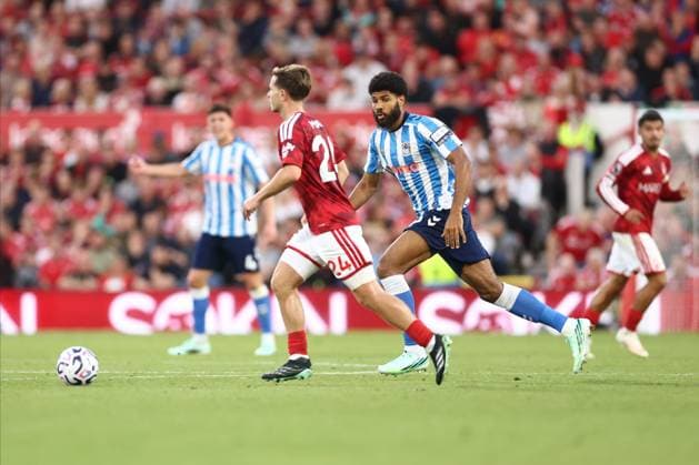 Ellis Simms of Coventry City in action. Nottingham Forest v Coventry City, Premier League, Football, The City Ground, Nottingham, UK - 19 Sep 2026Nottingham The City Ground United Kingdom EDITORIAL USE ONLY No use with unauthorised audio, video, data, fixture lists, club league logos or live services. Online in-match use limited to 120 images, no video emulation. No use in betting, games or single club league player publications. Copyright: xRyanxBrowne Shutterstockx 17158587iv