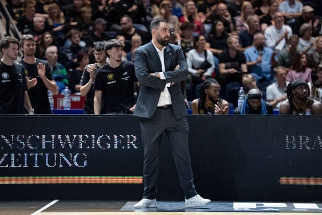 Ramon Diaz (Headcoach Basketball Loewen Braunschweig) GER, Basketball Loewen Braunschweig gegen VET-CONCEPT Gladiators Trier, Basketball, easyCredit BBL, Woche 1, Spielzeit 2026 27, 19.09.2026 GER, Basketball Loewen Braunschweig gegen VET-CONCEPT Gladiators Trier, Basketball, easyCredit BBL, Woche 1, Spielzeit 2026 27, 19.09.2026 Braunschweig Copyright: xEibner-Pressefoto DanielxREINELTx EP_DRT