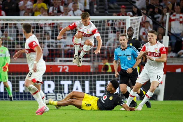 Grischa Prömel, Promel (VfB Stuttgart, 21) und Felix Nmecha (BVB Dortmund, 08) , Deutschland, Fussball, 1. Bundesliga, 4.Spieltag, 2026 2027, VfB Stuttgart vs. Borussia Dortmund, 19.09.2026, Stuttgart MHP Arena Deutschland Copyright: xGrantxHubbsx