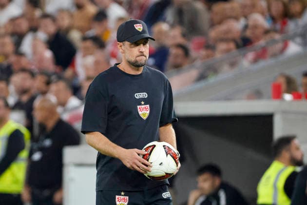 Sebastian Hoeneß, Hoeness (VfB Stuttgart, Trainer) mit Ball , Deutschland, Fussball, 1. Bundesliga, 4.Spieltag, 2026 2027, VfB Stuttgart vs. Borussia Dortmund, 19.09.2026, Stuttgart MHP Arena Deutschland Copyright: xGrantxHubbsx