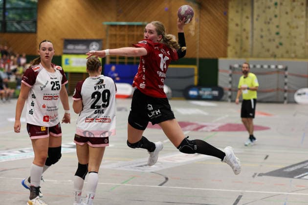 Nora Erhardt (SG Nürtingen-Zizishausen, 14) beim Abschluss GER, SG Nuertingen-Zizishausen vs. HL Buchholz 08-Rosengarten, Handball, 2. ALSCO Handball Bundesliga Frauen, 4. Spieltag, Spielzeit 2026 2027, 19.09.2026 GER, SG Nuertingen-Zizishausen vs. HL Buchholz 08-Rosengarten, Handball, 2. ALSCO Handball Bundesliga Frauen, 4. Spieltag, Spielzeit 2026 2027, 19.09.2026 Steinenberg Copyright: xEibner-Pressefoto SoerenxHerwegx EP_SHG