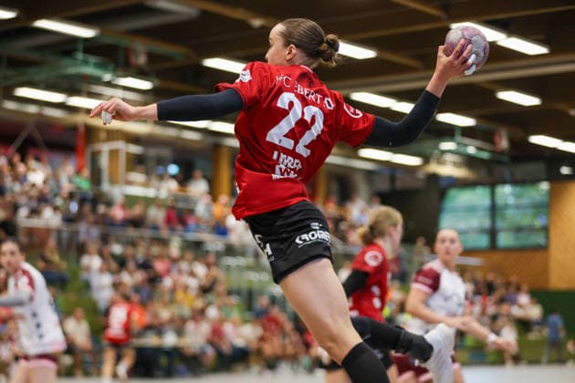 Maxime Luber (SG Nürtingen-Zizishausen, 22) beim Wurf GER, SG Nuertingen-Zizishausen vs. HL Buchholz 08-Rosengarten, Handball, 2. ALSCO Handball Bundesliga Frauen, 4. Spieltag, Spielzeit 2026 2027, 19.09.2026 GER, SG Nuertingen-Zizishausen vs. HL Buchholz 08-Rosengarten, Handball, 2. ALSCO Handball Bundesliga Frauen, 4. Spieltag, Spielzeit 2026 2027, 19.09.2026 Steinenberg Copyright: xEibner-Pressefoto SoerenxHerwegx EP_SHG
