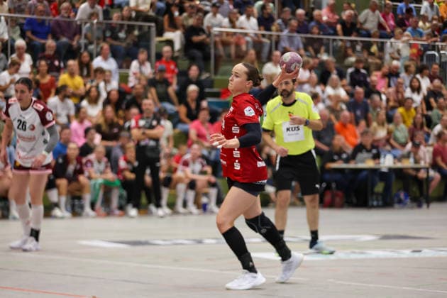 Maxime Luber (SG Nürtingen-Zizishausen, 22) beim Siebenmeterwurf GER, SG Nuertingen-Zizishausen vs. HL Buchholz 08-Rosengarten, Handball, 2. ALSCO Handball Bundesliga Frauen, 4. Spieltag, Spielzeit 2026 2027, 19.09.2026 GER, SG Nuertingen-Zizishausen vs. HL Buchholz 08-Rosengarten, Handball, 2. ALSCO Handball Bundesliga Frauen, 4. Spieltag, Spielzeit 2026 2027, 19.09.2026 Steinenberg Copyright: xEibner-Pressefoto SoerenxHerwegx EP_SHG
