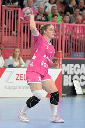 Charlotte Kaehr (TusSies Metzingen, 17) am Ball TusSies Metzingen vs. Thueringer HC , Handball, Alsco HBF, 04..Ligaspieltag, Saison 2026 2027, 19.09.2026 TusSies Metzingen vs. Thueringer HC , Handball, Alsco HBF, 04..Ligaspieltag, Saison 2026 2027, 19.09.2026 Tuebingen Copyright: xEibner-Pressefotox EP_TBR