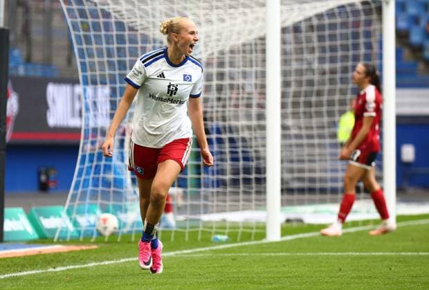 20.09.2026, xcex, GER, Hamburg, Volksparkstadion, Frauenfussball, 1. Bundesliga, DIE LIGA, Google Pixel Frauen-Bundesliga Saison 2026 2027, Spieltag 5, HSV, FCN, Hamburger SV - 1. FC Nuernberg, Paulina Bartz (HSV) bejubelt ihtren Treffer zum 3:0, Torjubel, Jubel, Freude, Emotionen, Goal celebration mit ihren Mitspielerinnen DFL regulations prohibit any use of photographs as image sequences and or quasi-video