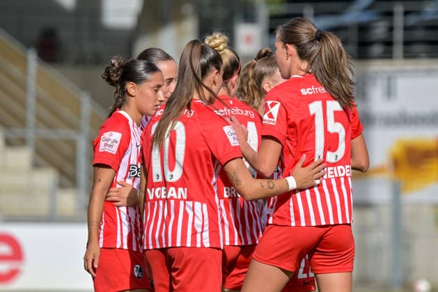 Jubel zum Tor zum 1:0 durch den Treffer vo Cornelia Kramer (Bayer 04 Leverkusen Frauen, 07) Eigentor. GER, SC Freiburg vs Bayer 04 Leverkusen, Frauen-Fussball, Bundesliga, 5. Spieltag, Saison 2026 2027, 20.09.2026 DFB REGULATIONS PROHIBIT ANY USE OF PHOTOGRAPHS AS IMAGE SEQUENCES AND OR QUASI-VIDEO GER, SC Freiburg vs Bayer 04 Leverkusen, Frauen-Fussball, Bundesliga, 5. Spieltag, Saison 2026 2027, 20.09.2026 Freiburg Copyright: xEibner-Pressefotox EP_THS