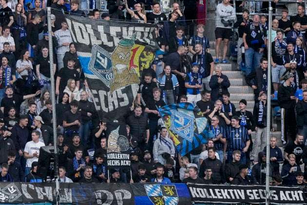 Die Ultras vom SV Waldhof Mannheim schwenken in der Fankurve ihre Fahnen, Heimfans, Fanblock, freuen sich aufs Spiel, Fans, Publikum, Zuschauer, Stimmung, Atmosphäre, Stadion, 20.09.2026, Mannheim (Deutschland), Fussball, 3. Liga, SV Waldhof Mannheim - SC Preußen Münster, DFB DFL REGULATIONS PROHIBIT ANY USE OF PHOTOGRAPHS AS IMAGE SEQUENCES AND OR QUASI-VIDEO.