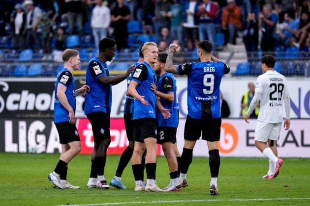 v.li.: Joey Müller (SV Waldhof, 6), Oluwaseun Ogbemudia (Olu, SV Waldhof, 14), Torschütze Julian Rieckmann (SV Waldhof, 21), Goncalo de Almeida Gregorio (SV Waldhof, 9), Spieler vom SV Waldhof Mannheim, jubeln über das Tor zum 1:0, Jubel, Torjubel, Torerfolg, celebrate the goal, goal, celebration, jubelt ueber das Tor, Freuen, Freude, freut sich, optimistisch, positiv, Spielszene, Highlight, Action, Aktion, 20.09.2026, Mannheim (Deutschland), Fussball, 3. Liga, SV Waldhof Mannheim - SC Preußen Münster, DFB DFL REGULATIONS PROHIBIT ANY USE OF PHOTOGRAPHS AS IMAGE SEQUENCES AND OR QUASI-VIDEO.