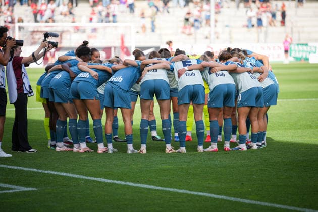 Fussball, Google Pixel Frauen-Bundesliga, 5. Spieltag, 2026 2027, SC Freiburg vs. Bayer 04 Leverkusen, 20.09.2026, Dreisamstadion, Freiburg, Mannschaft, Spielerinnen, Kreis, Freiburg Dreisamstadion Baden-Württemberg Deutschland Copyright: xFINLEYxMÖRCHx