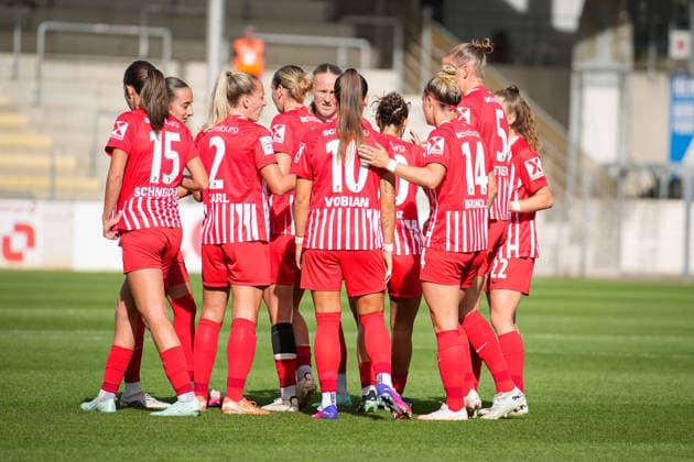 Fussball, Google Pixel Frauen-Bundesliga, 5. Spieltag, 2026 2027, SC Freiburg vs. Bayer 04 Leverkusen, 20.09.2026, Dreisamstadion, Freiburg, Jubel, Freude, Mannschaft, Freiburg Dreisamstadion Baden-Württemberg Deutschland Copyright: xFINLEYxMÖRCHx