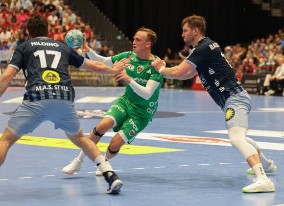 v.l. Tim Hilding (Bergischer HC 17), Tobias Grondahl (Füchse Berlin 15) ,Gerdas Babarskas (Bergischer HC 14) GER, Bergischer HC vs. Fuechse Berlin, Handball, Opel Handball-Bundesliga, 5. Spieltag, Spielzeit 2026 2027, 20.09.2026 GER, Bergischer HC vs. Fuechse Berlin, Handball, Opel Handball-Bundesliga, 5. Spieltag, Spielzeit 2026 2027, 20.09.2026 Duesseldorf Copyright: xEibner-Pressefoto ThomasxStoeckex EP_TSR