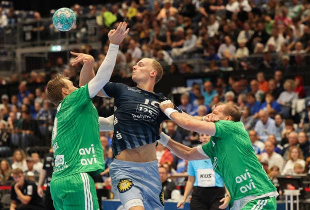 v.l. Mathias Gidsel (Füchse Berlin 19), Fynn Hangstein (Bergischer HC 10), Max Darj (Füchse Berlin 05) GER, Bergischer HC vs. Fuechse Berlin, Handball, Opel Handball-Bundesliga, 5. Spieltag, Spielzeit 2026 2027, 20.09.2026 GER, Bergischer HC vs. Fuechse Berlin, Handball, Opel Handball-Bundesliga, 5. Spieltag, Spielzeit 2026 2027, 20.09.2026 Duesseldorf Copyright: xEibner-Pressefoto ThomasxStoeckex EP_TSR