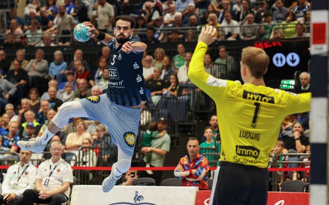 v.l. Gabriel da Rocha Viana (Bergischer HC 03), Lasse Ludwig (Füchse Berlin 01) GER, Bergischer HC vs. Fuechse Berlin, Handball, Opel Handball-Bundesliga, 5. Spieltag, Spielzeit 2026 2027, 20.09.2026 GER, Bergischer HC vs. Fuechse Berlin, Handball, Opel Handball-Bundesliga, 5. Spieltag, Spielzeit 2026 2027, 20.09.2026 Duesseldorf Copyright: xEibner-Pressefoto ThomasxStoeckex EP_TSR