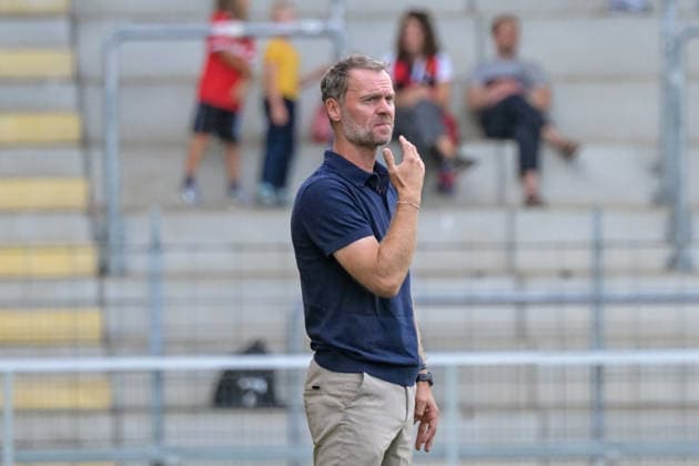 Marco Konrad (SC Freiburg Frauen, Trainer) mit neutraler Emotion. GER, SC Freiburg vs Bayer 04 Leverkusen, Frauen-Fussball, Bundesliga, 5. Spieltag, Saison 2026 2027, 20.09.2026 DFB REGULATIONS PROHIBIT ANY USE OF PHOTOGRAPHS AS IMAGE SEQUENCES AND OR QUASI-VIDEO GER, SC Freiburg vs Bayer 04 Leverkusen, Frauen-Fussball, Bundesliga, 5. Spieltag, Saison 2026 2027, 20.09.2026 Freiburg Copyright: xEibner-Pressefotox EP_THS
