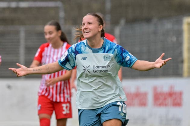 Jubel zum Tor zum 1:2 durch Estrella Merino (Bayer 04 Leverkusen Frauen, 10) GER, SC Freiburg vs Bayer 04 Leverkusen, Frauen-Fussball, Bundesliga, 5. Spieltag, Saison 2026 2027, 20.09.2026 DFB REGULATIONS PROHIBIT ANY USE OF PHOTOGRAPHS AS IMAGE SEQUENCES AND OR QUASI-VIDEO GER, SC Freiburg vs Bayer 04 Leverkusen, Frauen-Fussball, Bundesliga, 5. Spieltag, Saison 2026 2027, 20.09.2026 Freiburg Copyright: xEibner-Pressefotox EP_THS