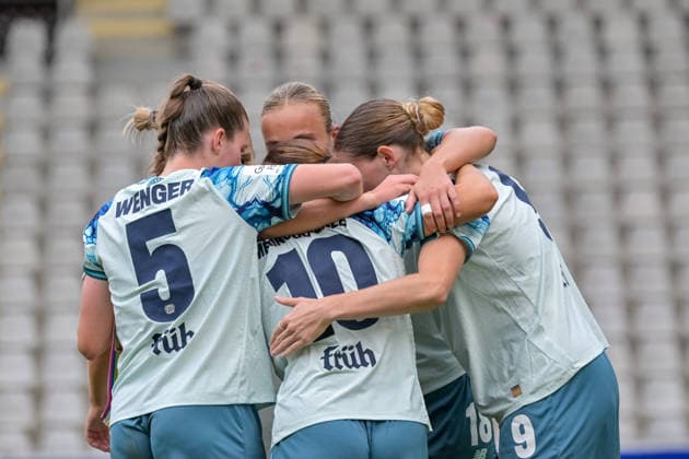 Jubel zum Tor zum 1:2 durch Estrella Merino (Bayer 04 Leverkusen Frauen, 10) GER, SC Freiburg vs Bayer 04 Leverkusen, Frauen-Fussball, Bundesliga, 5. Spieltag, Saison 2026 2027, 20.09.2026 DFB REGULATIONS PROHIBIT ANY USE OF PHOTOGRAPHS AS IMAGE SEQUENCES AND OR QUASI-VIDEO GER, SC Freiburg vs Bayer 04 Leverkusen, Frauen-Fussball, Bundesliga, 5. Spieltag, Saison 2026 2027, 20.09.2026 Freiburg Copyright: xEibner-Pressefotox EP_THS