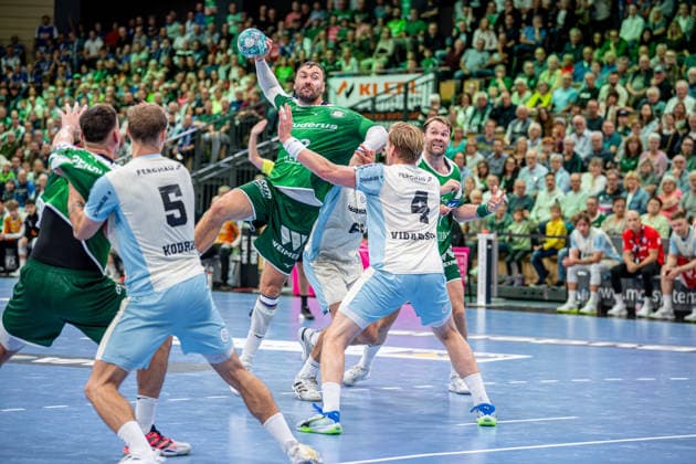 OPEL Handball Bundesliga; HSG Wetzlar - VfL Gummersbach, 20.09.26 Nikolaj Laesoe (HSG Wetzlar, 32), Å tepan Zeman (VfL Gummersbach, 66), Ellidi Vidarsson (VfL Gummersbach, 4), Tilen Kodrin (VfL Gummersbach, 5), Josip Simic (HSG Wetzlar, 10) OPEL Handball Bundesliga; HSG Wetzlar - VfL Gummersbach: Wetzlar, 20.09.26 Copyright: xBEAUTIFULxSPORTS Roeczeyx