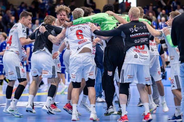 Die Spieler von HC Erlangen jubeln nach dem 28:33 Sieg GER, TBV Lemgo Lippe vs. HC Erlangen, Handball, 1. Bundesliga, 5. Spieltag, Spielzeit 2026 2027, 20.09.2026 GER, TBV Lemgo Lippe vs. HC Erlangen, Handball, 1. Bundesliga, 5. Spieltag, Spielzeit 2026 2027, 20.09.2026 Lemgo Copyright: xEibner-Pressefoto JanxRollingerx EP_JSK