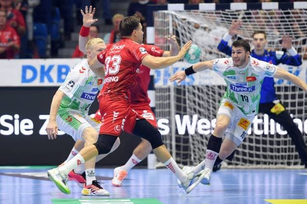 Aaron Mensing (MT Melsungen 33) (am Ball), Elvar Oern Jonsson (SC Magdeburg 19) (R) , GER, MT Melsungen - SC Magdeburg, Handball, 1. Bundesliga, 5. Spieltag, Saison 2026 2027, 20.09.2026, GER, MT Melsungen - SC Magdeburg, Handball, 1. Bundesliga, 5. Spieltag, Saison 2026 2027, 20.09.2026 Kassel Copyright: xEibner-Pressefotox xRolandxSippelx EP_RSL
