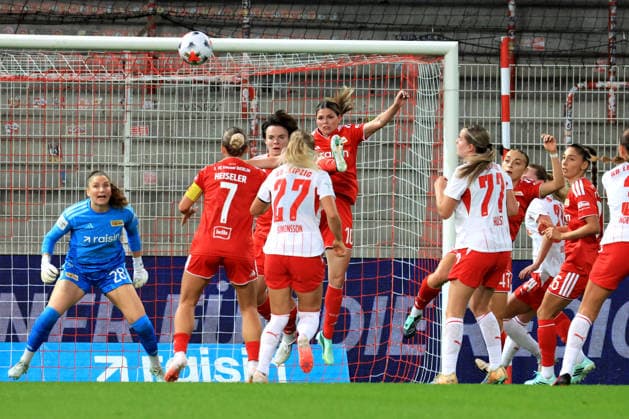20.09.2026, GER Deutschland, Fussball, 1.Fussballbundesliga, Frauen, 2026 2027, Alte Foersterei, 1.FC Union vs. RB Leibzig Nadine Boehi ( 1.FC Union Berlin 28 ), Lisa Heiseler C ( 1.FC Union Berlin 7 ), Tomke Schneider ( 1.FC Union Berlin 2 ), Therese Simonsson ( RB Leipzig 27 ) 1. Liga: DFB DFL regulations prohibit any use of photographs as image sequences and or quasi-video) nordphoto GmbH Engler Berlin Stadion Alte Foersterei Berlin Deutschland Copyright: xNordphotox xEnglerx