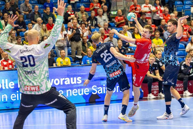 HBL Pokal, 2. Runde, Kassel, MT Melsungen vs. Rhein-Neckar Loewen, Rothenbach-Halle Kassel; 22.09.2026 HBL Pokal, 2. Runde, Kassel, Germany - 22.09.2026: Reynir Thor Stefansson (MT Melsungen, 19) am Ball, Handball Bundesliga, Spiel der MT Melsungen vs. Rhein-Neckar Loewen, Rothenbach-Halle Kassel Copyright: xBEAUTIFULxSPORTS Freudensteinx