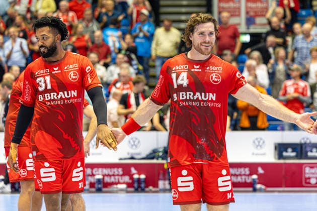 HBL Pokal, 2. Runde, Kassel, MT Melsungen vs. Rhein-Neckar Loewen, Rothenbach-Halle Kassel; 22.09.2026 HBL Pokal, 2. Runde, Kassel, Germany - 22.09.2026: Die Spieler der MT Melsungen feiern das gewonnene Spiel nach der Verlängerung, Handball Bundesliga, Spiel der MT Melsungen vs. Rhein-Neckar Loewen, Rothenbach-Halle Kassel Copyright: xBEAUTIFULxSPORTS Freudensteinx