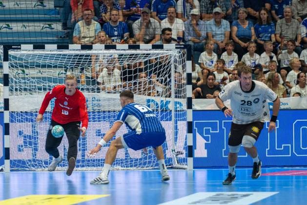 Bertram Obling, Torwart, (VfL Gummersbach 16), Štěpan Zeman, Kreislaeufer, (VfL Gummersbach 66), Tom Bergner, Kreislaeufer (Bergischer Handball-Club 06 28), VfL Gummersbach vs. Bergischer Handball Club 06, Opel Handball Bundesliga, Herren , 6. Spieltag, 27.09.2026 Gummersbach NRW Deutschland