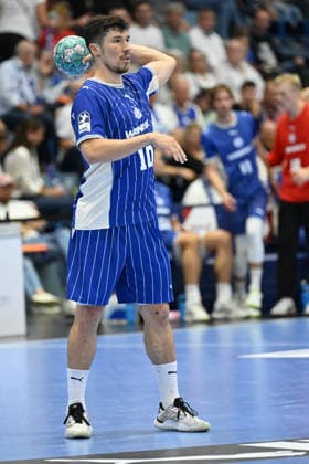 27.09.2026,GER, Handball, Herren, Opel HBL, Saison 2026 2027, 6. Spieltag, VfL Gummersbach vs. Bergischer HC Alex Dujshebaev (VfL Gummersbach 10), Einzelaktion, Ganzkörper Ganzkoerper, Ball in der Hand DFB DFL regulations prohibit any use of photographs as image sequences and or quasi-video Gummersbach SCHWALBE arena NRW Deutschland Germany Copyright: xNordphoto Meuterx