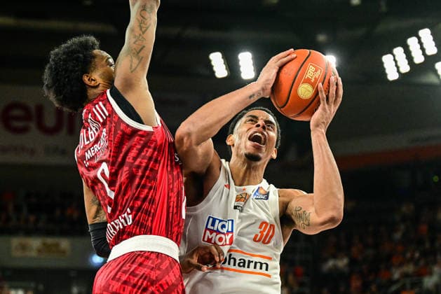 27.09.2026, GER, Basketball, Herren, easycredit Basketball Bundesliga, Saison 2026 2027, 3. Spieltag, ratiopharm Ulm vs Fitness First Würzburg Baskets Eddie Colbert III (Wuerzburg, 0), Jaylen Sims (Ulm, 30) Neu-Ulm ratiopharm Arena Bayern Deutschland Copyright: xNordphotox xHafnerx