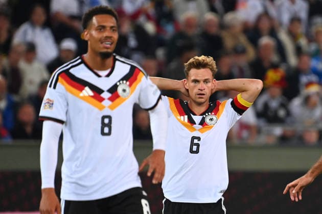 Joshua KIMMICH (GER), Enttaeuschung,Frust,enttaeuscht, frustriert,niedergeschlagen, vorne:Felix NMECHA (GER). Fussball Nations League Gruppenphase, Gruppe B, 2.Spieltag Deutschland (GER) - Griechenland (GRE) 0-1, am 27.09.2026 , WWK ARENA AUGSBURG