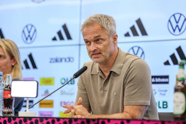 GER, Frankfurt, Pressekonferenz mit Nia Künzer, Christian Wück und Michael Urbansky, hybride Medienrunde, DFB, Start WM-Saison, Deutsche Nationalmannschaft, DFB Campus im Bild: Christian Wück (Bundestrainer Deutschland, Deutsche Nationalmannschaft), DFB Pressekonferenz, PK zum Start der WM Saison der Deutschen Nationalmannschaft der Frauen und der U23 am DFB Campus DFB DFL REGULATIONS PROHIBIT ANY USE OF PHOTOGRAPHS AS IMAGE SEQUENCES AND OR QUASI-VIDEO, 29.09.2026 Copyright: HMBxMedia HendrikxHamelau