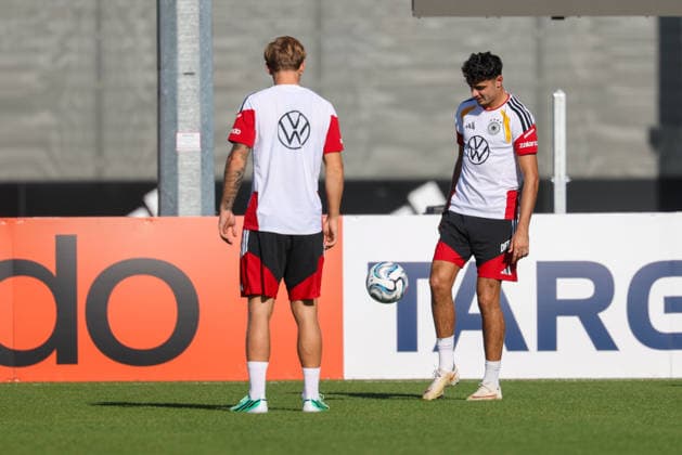 Aleksandar Pavlovic (Deutschland) mit Ball, GER, Deutschland Nationalmannschaft, Training, Fussball, UEFA Nations League, Saison 2026 2027, 29.09.2026, GER, Deutschland Nationalmannschaft, Training, Fussball, UEFA Nations League, Saison 2026 2027, 29.09.2026 Herzogenaurach Copyright: xEibner-Pressefoto JennixMaulx EP_JML