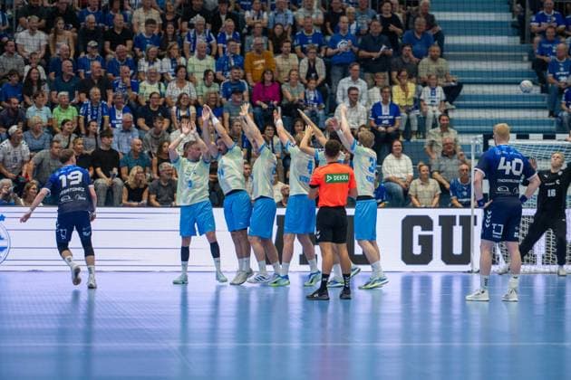 Oskar Czertowicz, Rueckraum, (PGE Wybrzeze Gdansk 19), Miloš Vujović, Aussen, (VfL Gummersbach 6), Kristjan Horžen, Kreislaeufer, (VfL Gummersbach 27), Thorvaldur Thorvaldsson, Kreislaeufer, (PGE Wybrzeze Gdansk 40), , VfL Gummersbach vs. PGE Wybrzeze Gdansk, EHF European League, Herren , 1. Spieltag, Saison 2026 2027, 29.09.2026 Gummersbach NRW Deutschland