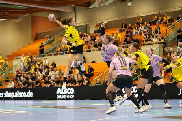 GER, BVB Borussia Dortmund Handball vs. SV Union Halle-Neustadt, Handball, DHB-Pokal Frauen, Spielzeit 2026 2027, 30.09.2026,Iva Mladenovska (BVB Borussia Dortmund Handball) GER, BVB Borussia Dortmund Handball vs. SV Union Halle-Neustadt, Handball, DHB-Pokal Frauen, Spielzeit 2026 2027, 30.09.2026 Dortmund Copyright: xEibner-Pressefoto JavadxMohammadpourx EP_JMR