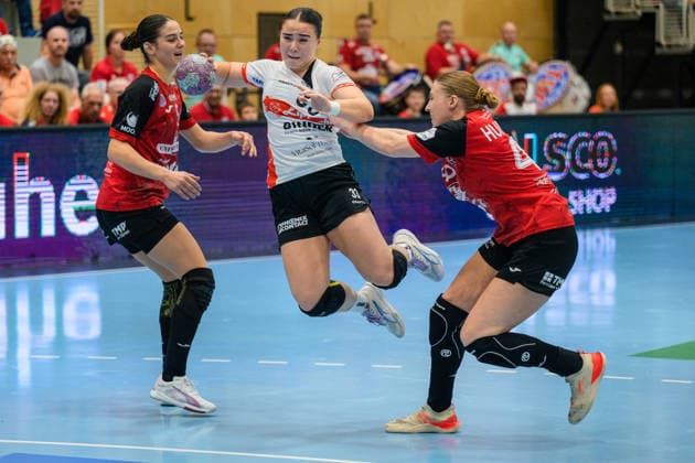 Elin Rosa Magnusdottir (HSG Blomberg-Lippe, 33), Luca Csikos (Thueringer HC, 05), Jolina Huhnstock (Thueringer HC, 45) GER, Thueringer HC gegen HSG Blomberg-Lippe, Handball, DHB-Pokal, Saison 2026 2027, 2. Runde, Mittwoch, 19.00 Uhr, 30.09.2026 GER, Thueringer HC gegen HSG Blomberg-Lippe, Handball, DHB-Pokal, Saison 2026 2027, 2. Runde, Mittwoch, 19.00 Uhr, 30.09.2026 Bad Langensalza Copyright: xMartinxHerbstx