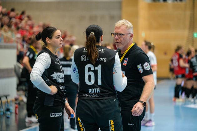 Nicole Roth (HSG Blomberg-Lippe, 61), Lara-Sophie Lepschi (HSG Blomberg-Lippe, 27) Ronny Krueger (HSG Blomberg-Lippe, Torwarttrainer) GER, Thueringer HC gegen HSG Blomberg-Lippe, Handball, DHB-Pokal, Saison 2026 2027, 2. Runde, Mittwoch, 19.00 Uhr, 30.09.2026 GER, Thueringer HC gegen HSG Blomberg-Lippe, Handball, DHB-Pokal, Saison 2026 2027, 2. Runde, Mittwoch, 19.00 Uhr, 30.09.2026 Bad Langensalza Copyright: xMartinxHerbstx