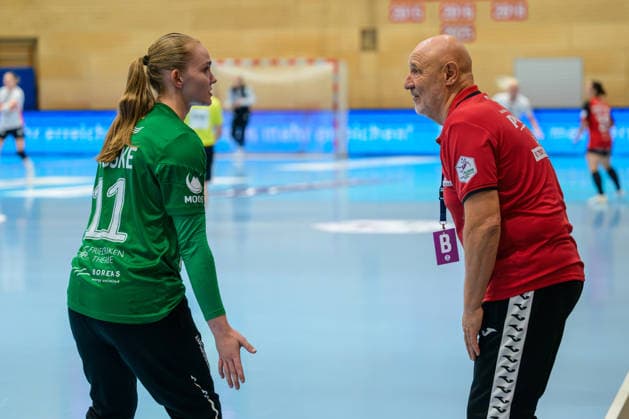 Herbert Mueller (Thueringer HC, Trainer), Laura Kuske (Thueringer HC, 11) GER, Thueringer HC gegen HSG Blomberg-Lippe, Handball, DHB-Pokal, Saison 2026 2027, 2. Runde, Mittwoch, 19.00 Uhr, 30.09.2026 GER, Thueringer HC gegen HSG Blomberg-Lippe, Handball, DHB-Pokal, Saison 2026 2027, 2. Runde, Mittwoch, 19.00 Uhr, 30.09.2026 Bad Langensalza Copyright: xMartinxHerbstx