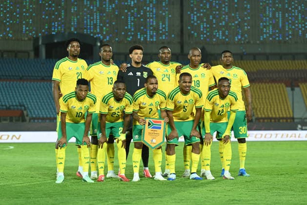 CAIRO - SEPTEMBER 30, 2026: team photo line-up (L-R) Ime Okon, Yaya Sithole, Ronwen Williams, Olwethu Makhanya, Samukele Kabini, Bathusi Jurry Aubaas, Relebohile Mofokeng, Kamogelo Sebelebele, Oswin Appollis, Lebone Seema, Thapelo Maseko of South Africa national team, Nationalteam in football group photo during the 2027 Africa Cup of Nations 2027 qualification match between South Africa and Eritrea at Al-Salam Stadium on September 30, 2026 in Cairo, Egypt. South Africa national team and Eritrea national team - Football Africa Cup of Nations 2027 qualification match on September 30, 2026 in Cairo, Egypt. Copyright: xSFSIx