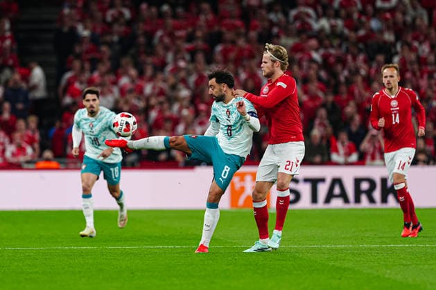 Bruno Fernandes (Portugal, 08), Victor Bak (Dänemark, 21) DEN, Dänemark vs. Portugal, Fußball, UEFA Nations League A, Gruppe 4, Spieltag 03, Saison 2026 2027, 01.10.2026 DEN, Dänemark vs. Portugal, Fußball, UEFA Nations League A, Gruppe 4, Spieltag 03, Saison 2026 2027, 01.10.2026 Kopenhagen Copyright: xEibner-Pressefoto MarcelxvonxFehrnx EP_MFN