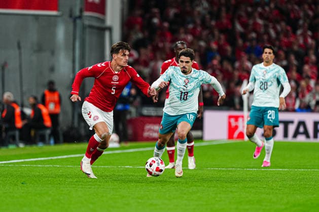 Joakim Maehle (Dänemark, 05), Pedro Neto (Portugal, 18) DEN, Dänemark vs. Portugal, Fußball, UEFA Nations League A, Gruppe 4, Spieltag 03, Saison 2026 2027, 01.10.2026 DEN, Dänemark vs. Portugal, Fußball, UEFA Nations League A, Gruppe 4, Spieltag 03, Saison 2026 2027, 01.10.2026 Kopenhagen Copyright: xEibner-Pressefoto MarcelxvonxFehrnx EP_MFN