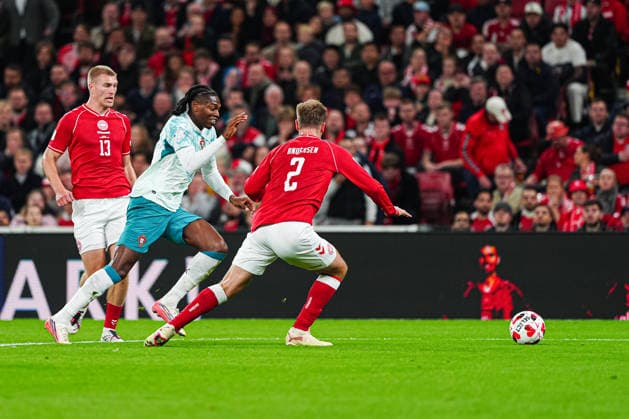 Rafael Leao (Portugal, 07), Joachim Andersen (Dänemark, 02) DEN, Dänemark vs. Portugal, Fußball, UEFA Nations League A, Gruppe 4, Spieltag 03, Saison 2026 2027, 01.10.2026 DEN, Dänemark vs. Portugal, Fußball, UEFA Nations League A, Gruppe 4, Spieltag 03, Saison 2026 2027, 01.10.2026 Kopenhagen Copyright: xEibner-Pressefoto MarcelxvonxFehrnx EP_MFN