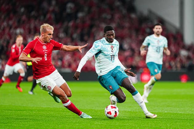 Adam Daghim (Dänemark, 08), Nuno Mendes (Portugal, 19) DEN, Dänemark vs. Portugal, Fußball, UEFA Nations League A, Gruppe 4, Spieltag 03, Saison 2026 2027, 01.10.2026 DEN, Dänemark vs. Portugal, Fußball, UEFA Nations League A, Gruppe 4, Spieltag 03, Saison 2026 2027, 01.10.2026 Kopenhagen Copyright: xEibner-Pressefoto MarcelxvonxFehrnx EP_MFN