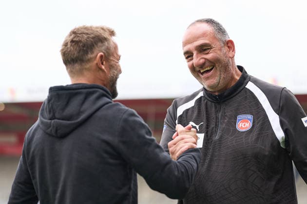 Begruessung Michael Schiele (FC Wuerzburger Kickers, Chef-Trainer) und Frank Schmidt (1.FC Heidenheim, Chef-Trainer) GER, 1. FC Heidenheim 1846 e. V. vs. FC Wuerzburger Kickers, Fussball, Freundschaftsspiele - Herren, Spielzeit 2026 2027, 02.10.2026 GER, 1. FC Heidenheim 1846 e. V. vs. FC Wuerzburger Kickers, Fussball, Freundschaftsspiele - Herren, Spielzeit 2026 2027, 02.10.2026 Heidenheim an der Brenz Copyright: xEibner-Pressefoto GeraldxOelze-dexStoppanyx EP_ODS