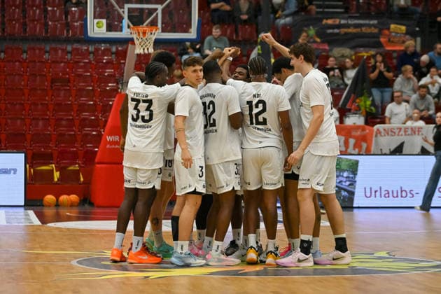 Teamkreis Artland Dragons Quakenbrueck Artland Dragons vs. BG Goettingen, 2. Basketball-Bundesliga, Pro A, 2. Spieltag, Saison 2026 2027, 02.10.2026, Artland Dragons vs. BG Goettingen, 2. Basketball-Bundesliga, Pro A, 2. Spieltag, Saison 2026 2027, 02.10.2026 Quakenbrueck Copyright: xEibner-Pressefoto RobertxGertzenx EP_RGN