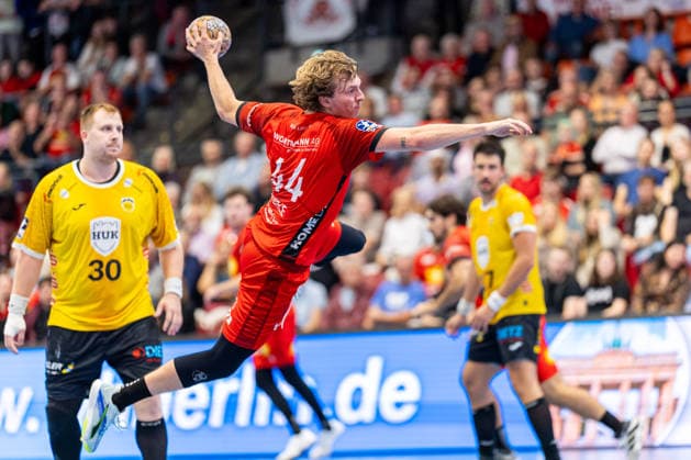 Felix Eisele (TuS N-Luebbecke, 44) im Torwurf GER, TuS N-Luebbecke vs. HSC 2000 Coburg, Handball, 2. Bundesliga, 6. Spieltag, Spielzeit 2026 2027, 02.10.2026 GER, TuS N-Luebbecke vs. HSC 2000 Coburg, Handball, 2. Bundesliga, 6. Spieltag, Spielzeit 2026 2027, 02.10.2026 Luebbecke Copyright: xEibner-Pressefoto JanxRollingerx EP_JSK