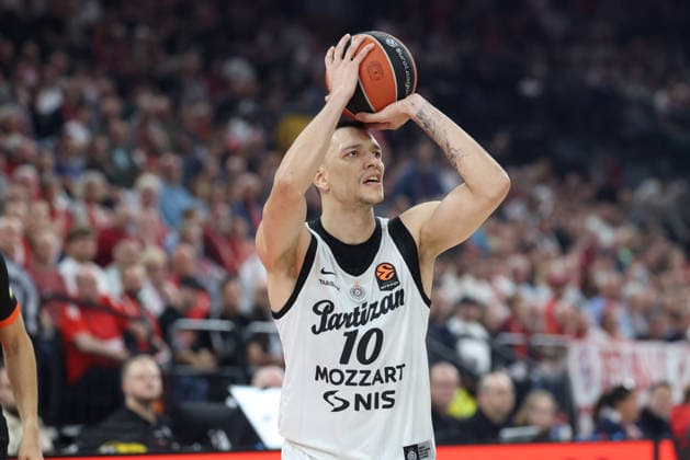 Nikola Tanaskovic (Partizan Belgrad, 10) mit Ball, GER, FC Bayern Basketball vs. Partizan Mozzart Bet Belgrad, Basketball, Euroleague, 3. Spieltag, Saison 2026 2027, 02.10.2026, GER, FC Bayern Basketball vs. Partizan Mozzart Bet Belgrad, Basketball, Euroleague, 3. Spieltag, Saison 2026 2027, 02.10.2026 Muenchen Copyright: xEibner-Pressefoto JennixMaulx EP_JML