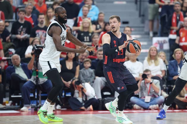 Andreas Obst (FC Bayern Basketball, 13) mit Tonye Jekiri (Partizan Belgrad, 23), GER, FC Bayern Basketball vs. Partizan Mozzart Bet Belgrad, Basketball, Euroleague, 3. Spieltag, Saison 2026 2027, 02.10.2026, GER, FC Bayern Basketball vs. Partizan Mozzart Bet Belgrad, Basketball, Euroleague, 3. Spieltag, Saison 2026 2027, 02.10.2026 Muenchen Copyright: xEibner-Pressefoto JennixMaulx EP_JML