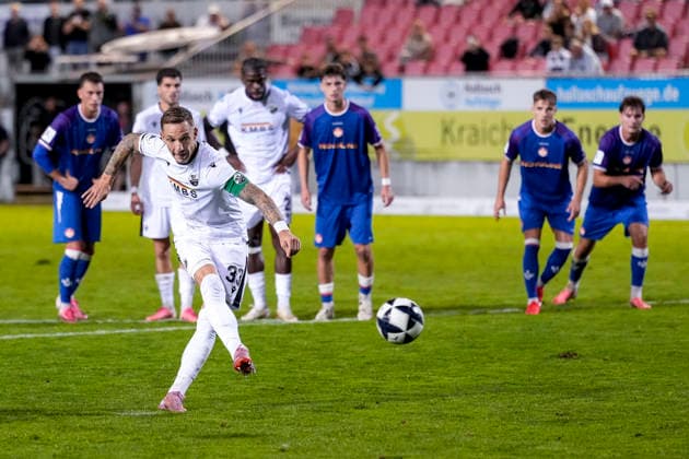 Torschütze Marco Kehl-Gomez (SVS, 33, Kapitän), erzielt per Elfmeter das Tor zum 1:0, Treffer, Torerfolg, Highlight, Action, Aktion, Spielszene, 02.10.2026, Sandhausen (Deutschland), Fussball, Regionalliga Südwest, SV Sandhausen - 1. FC Kaiserslautern II